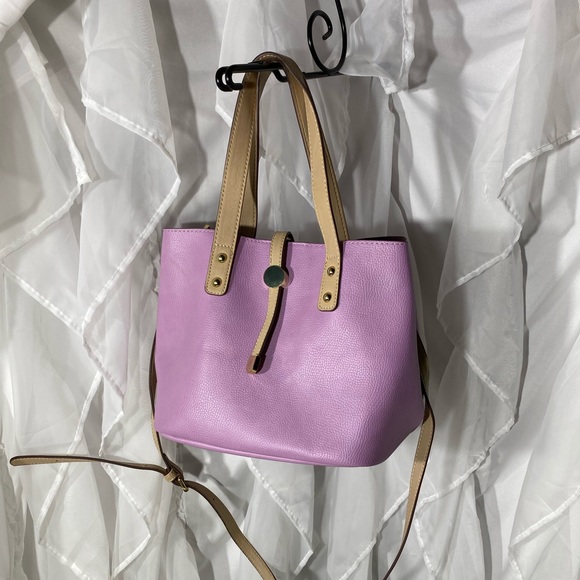 Handbags - 🧁 Very cute & clean light purple crossbody - hand